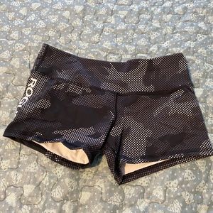 Rogue booty shorts M